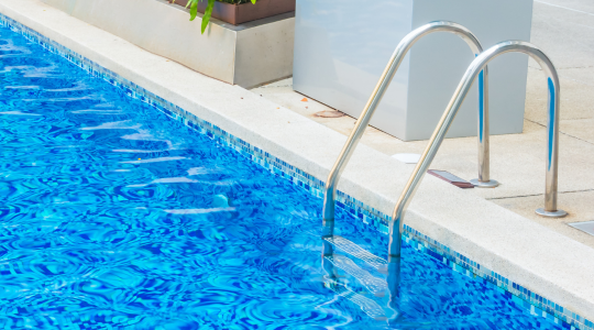 Fabricante de piscinas desmontables - Contrata servicios marketing
